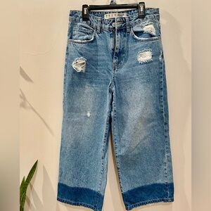 Denim Co. size 6 wide leg Distressed Light Blue Jeans